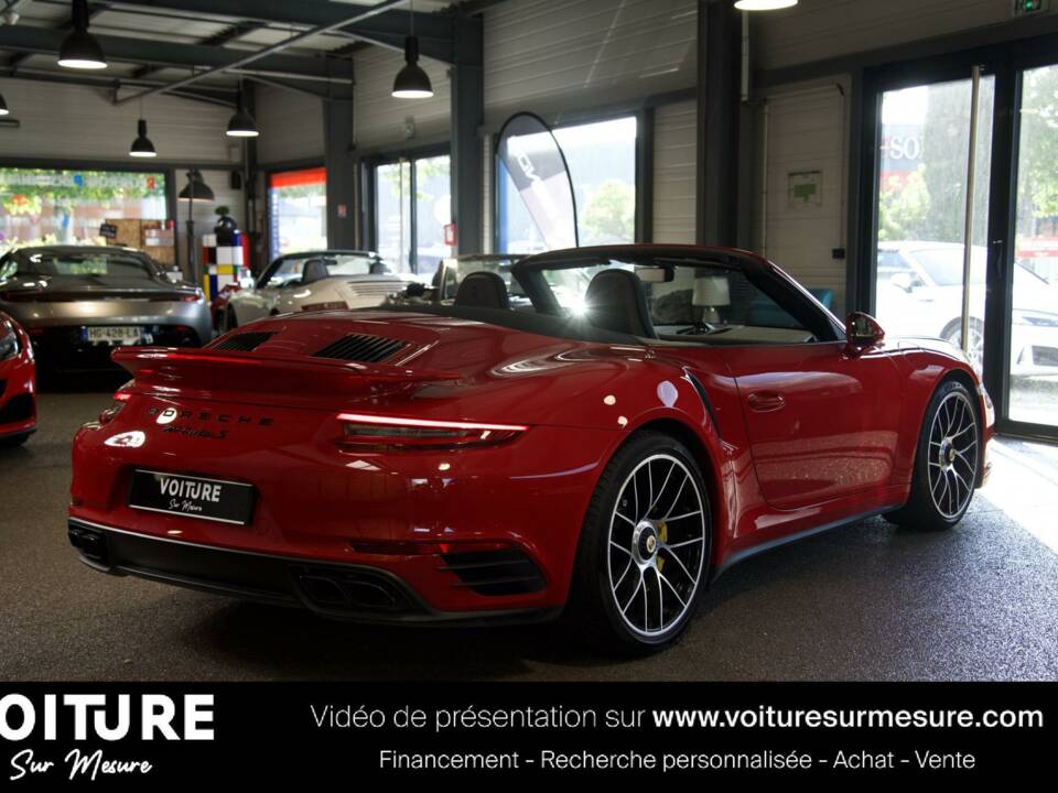 Bild 2/33 von Porsche 911 Turbo S (2017)
