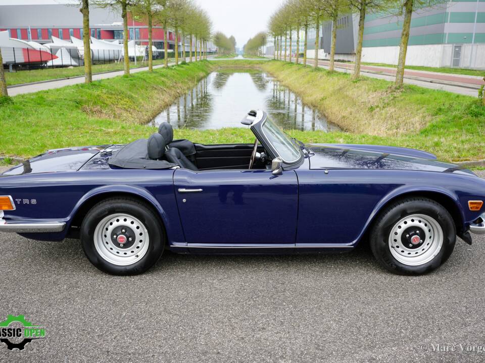 Image 18/42 of Triumph TR 6 PI (1972)