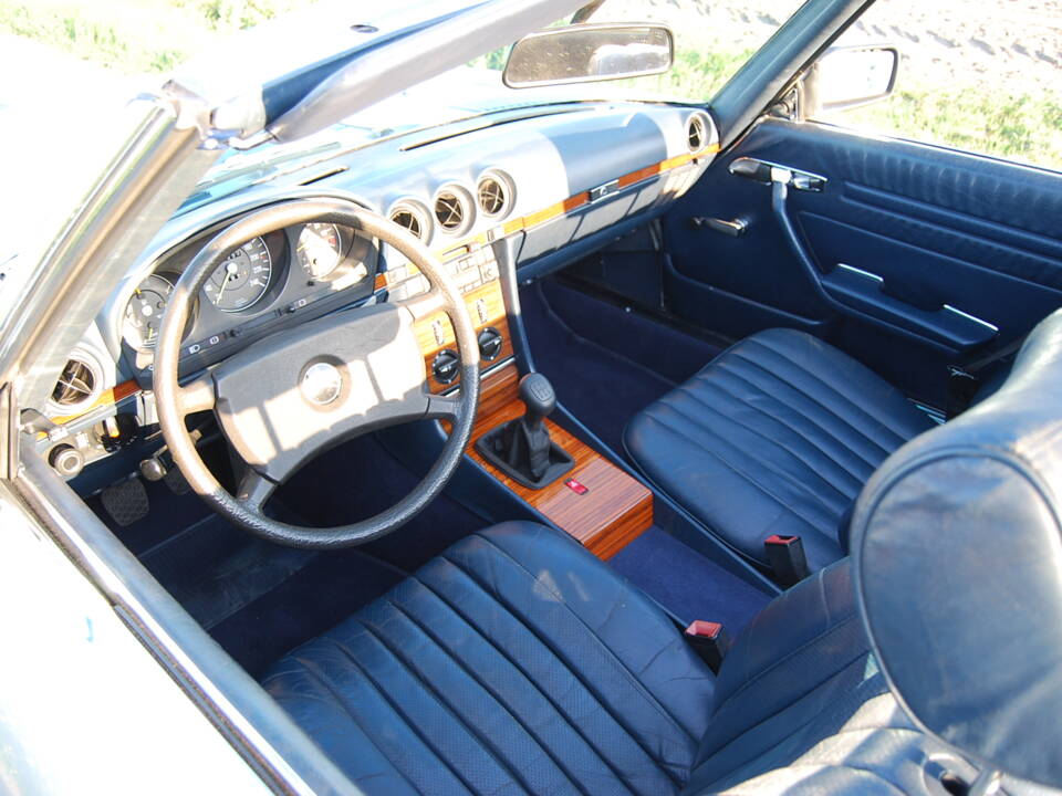 Image 86/87 of Mercedes-Benz 280 SL (1982)