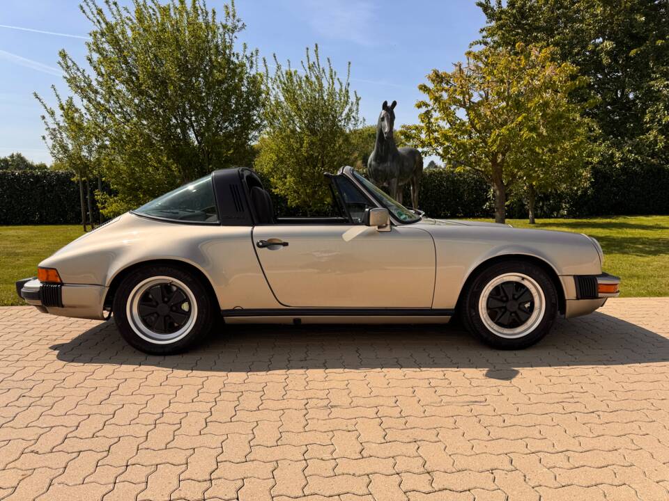 Image 11/88 of Porsche 911 Carrera 3.2 (1985)