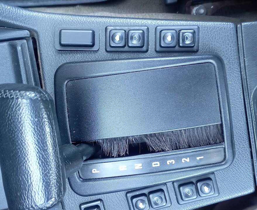 Image 21/51 of BMW 318i (1985)