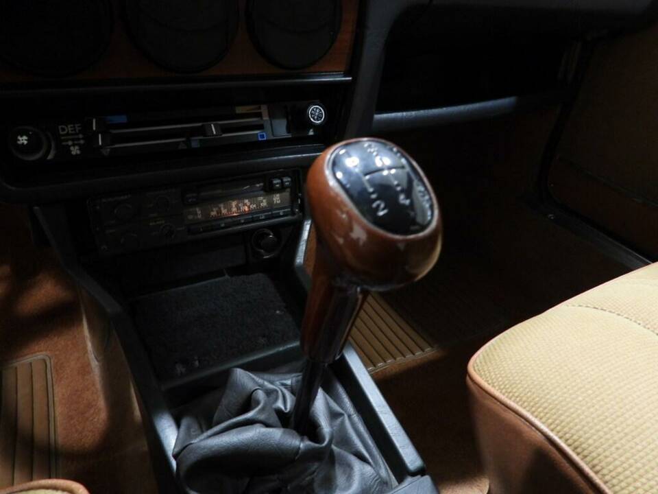 Bild 7/15 von Alfa Romeo Alfetta 2.0 (1982)