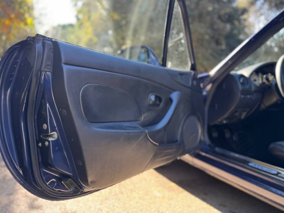 Imagen 17/43 de Mazda MX-5 1.8 (2001)