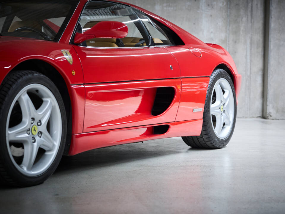 Image 55/99 of Ferrari F 355 Berlinetta (1997)