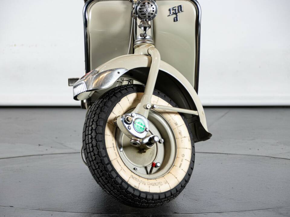 Immagine 10/50 di Innocenti Lambretta 150 D (1956)