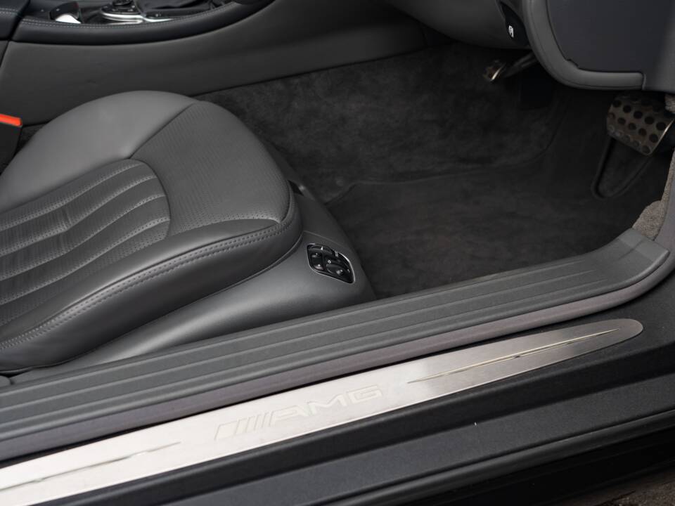 Bild 33/44 von Mercedes-Benz SL 65 AMG (2005)
