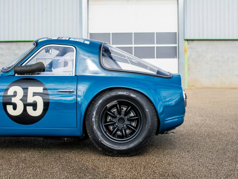 Image 8/18 of TVR Griffith 400 (1965)