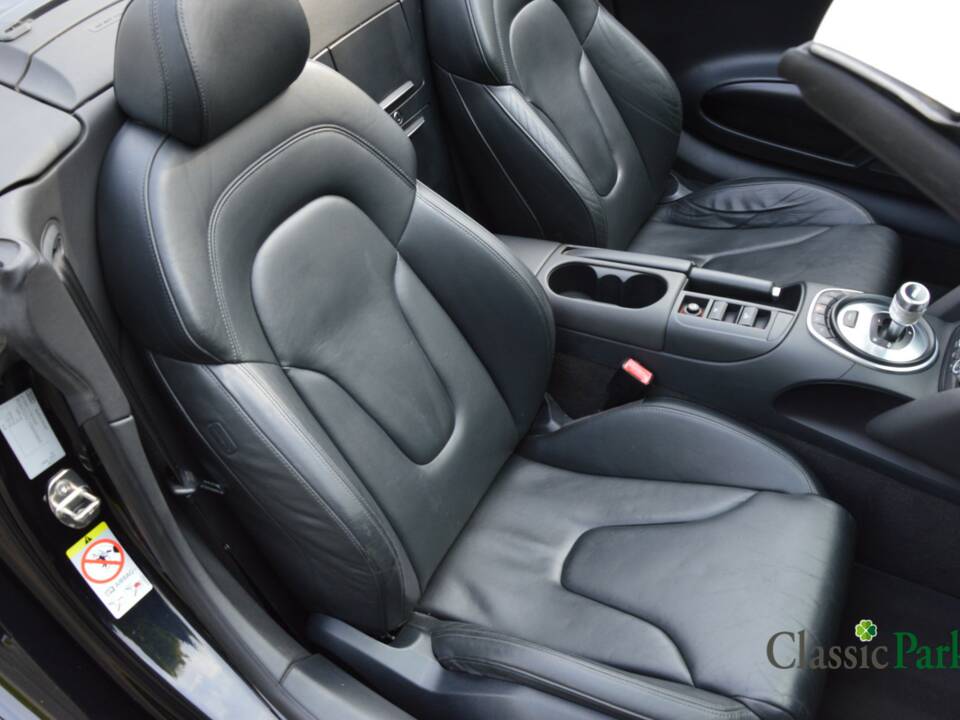 Image 32/50 of Audi R8 Spyder 4.2 FSI Quattro (2011)