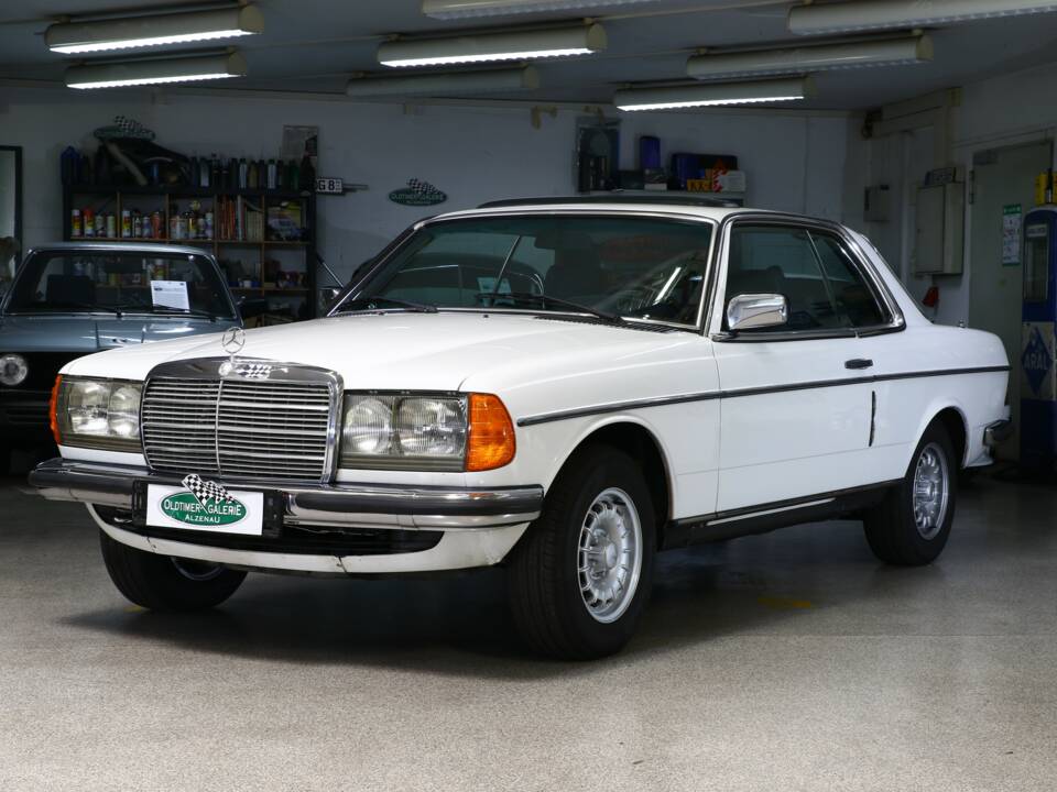 Image 1/25 of Mercedes-Benz 280 CE (1977)
