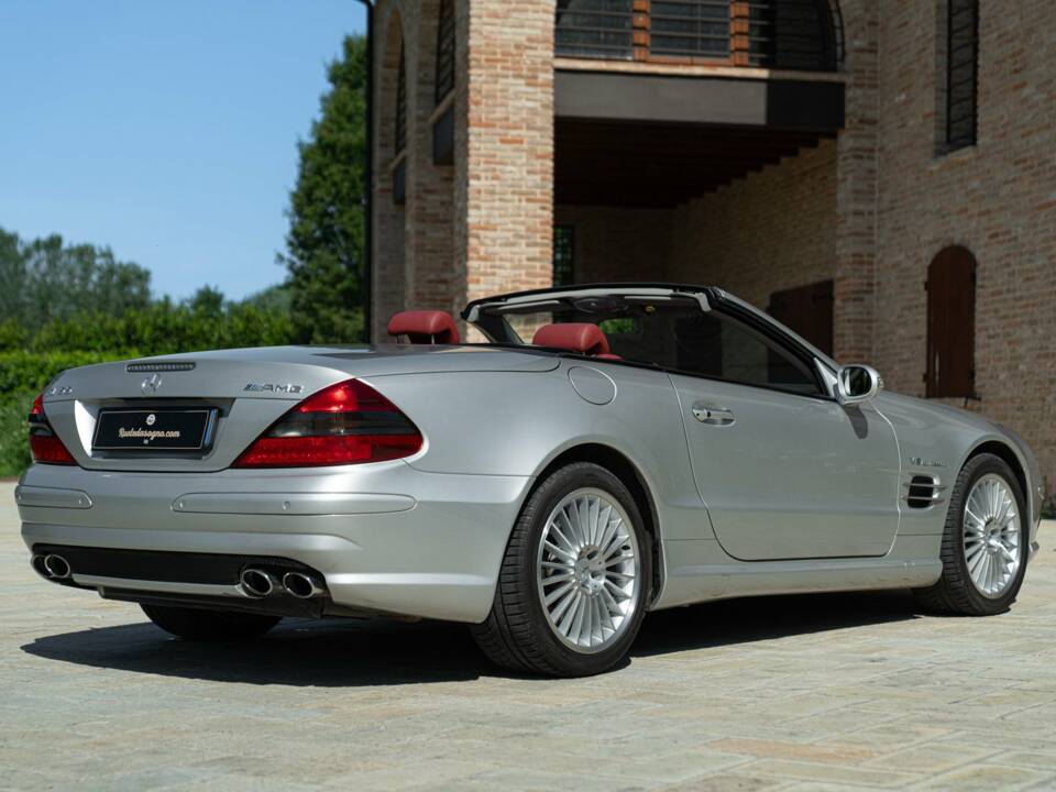 Image 10/50 of Mercedes-Benz SL 55 AMG (2002)
