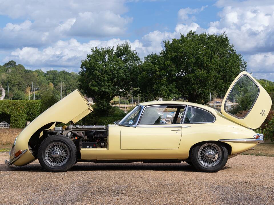 Image 25/40 de Jaguar Type E 4.2 (1966)