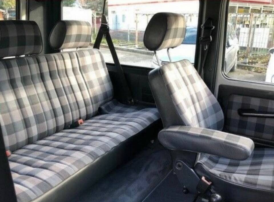 Immagine 8/23 di Mercedes-Benz 230 GE (SWB) (1987)