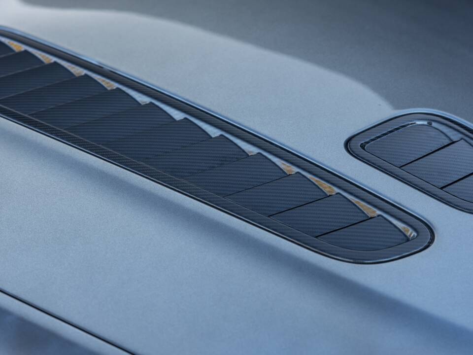 Image 16/53 of Aston Martin V12 Vantage AMR Roadster (2018)