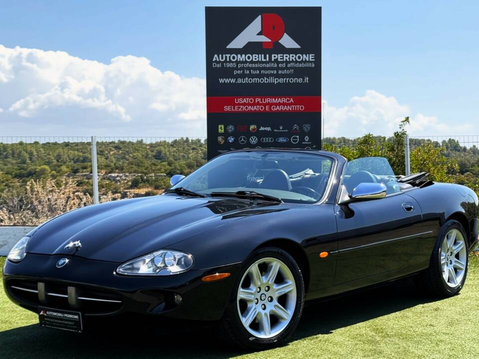 Imagen 34/34 de Jaguar XK8 4.0 (1999)