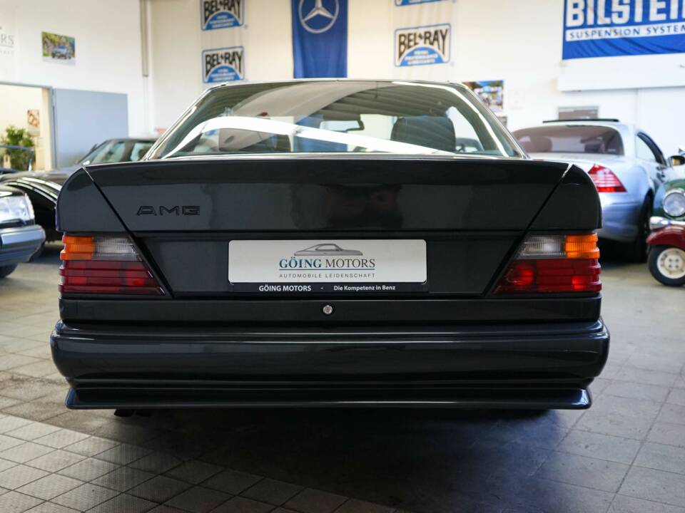 Afbeelding 12/35 van Mercedes-Benz 300 CE-24 (1992)