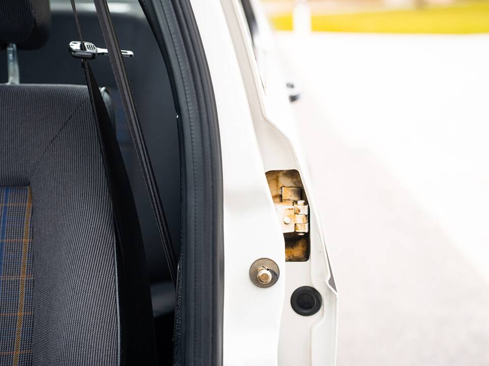 Image 24/48 de Volkswagen Golf Mk II GTi 16V 1.8 (1990)