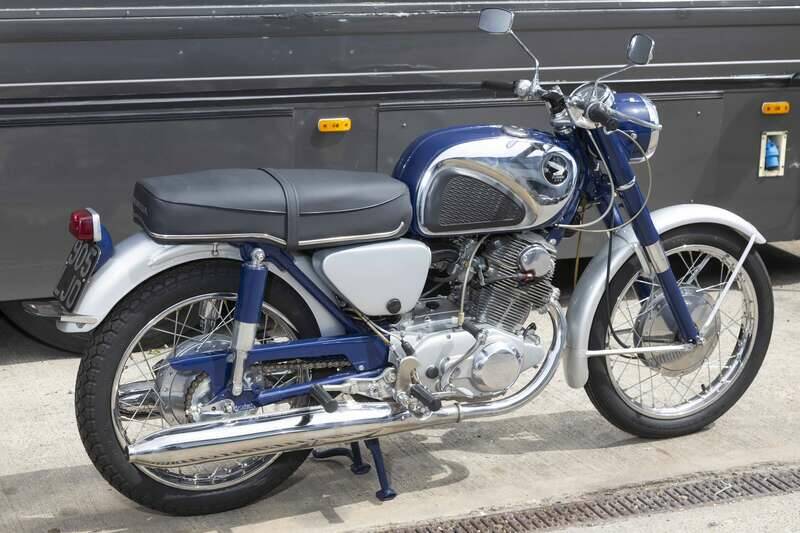 Image 3/39 of Honda CB 72 (1960)