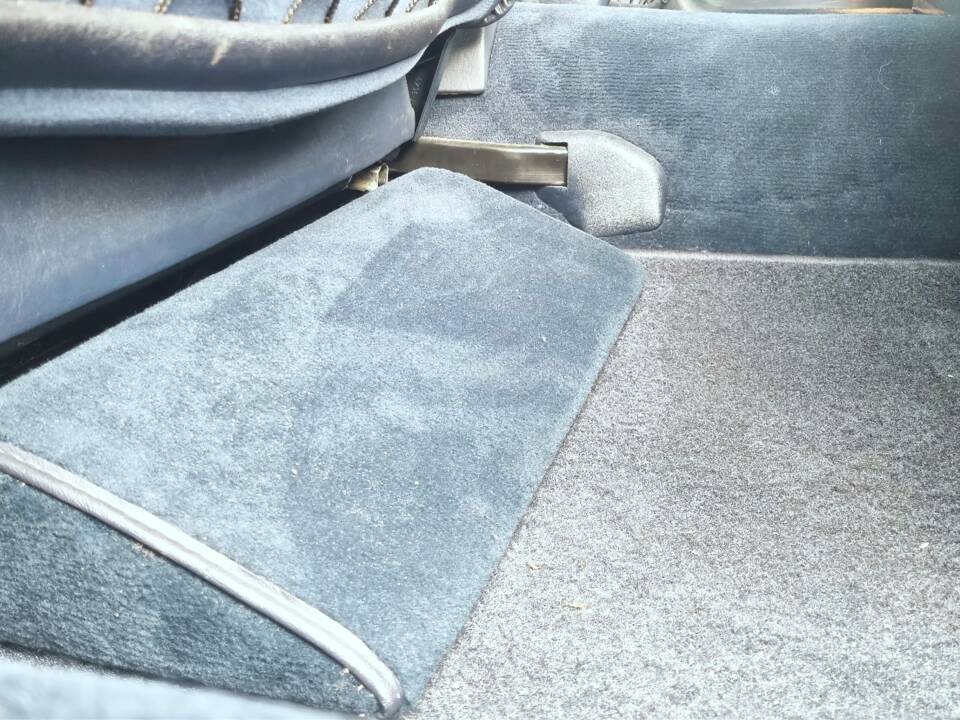 Image 16/18 de Mercedes-Benz 420 SEL (1987)