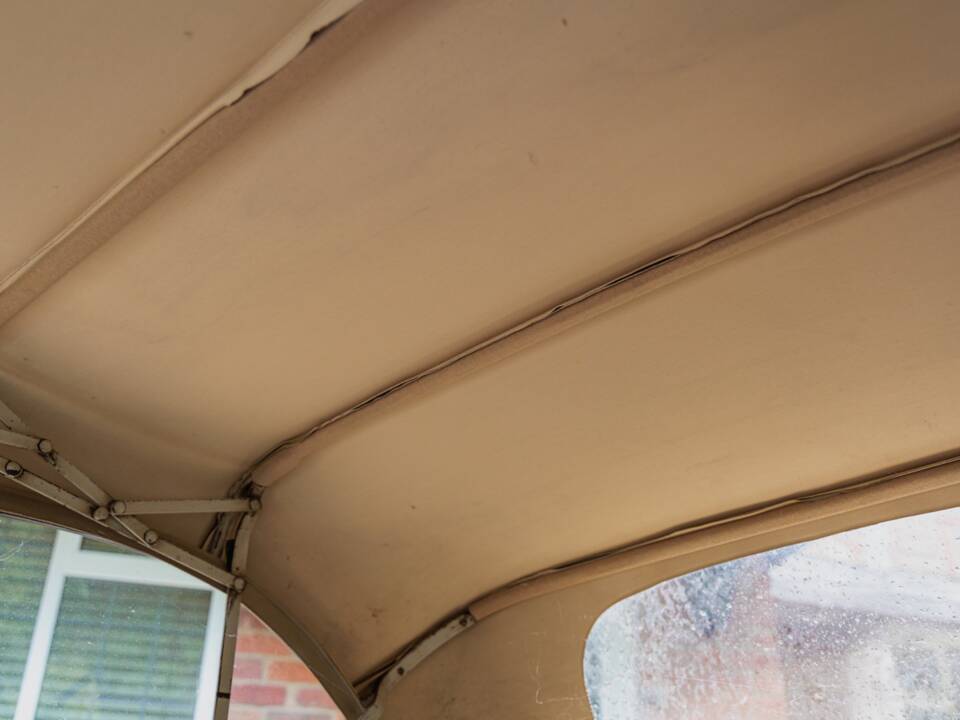 Image 15/29 of Morris Minor 1000 Tourer (1962)