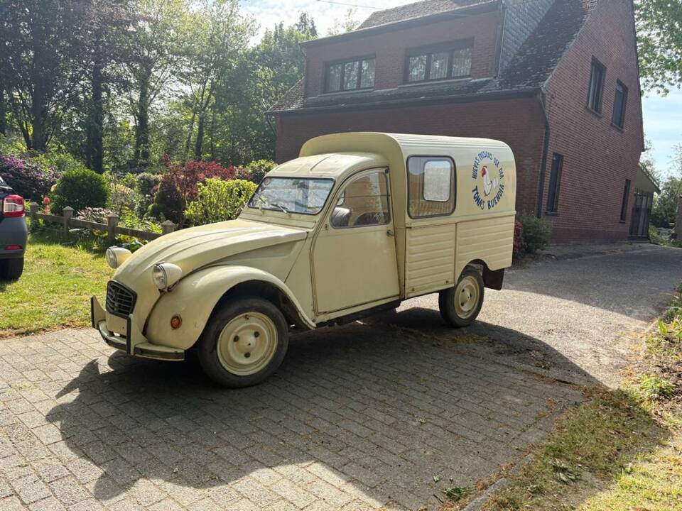 Image 2/8 of Citroën AK 400 (1973)