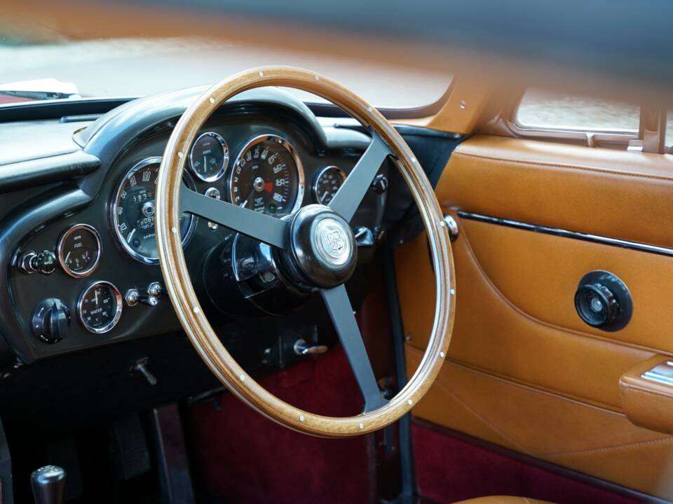 Bild 41/50 von Aston Martin DB 6 Vantage (1966)