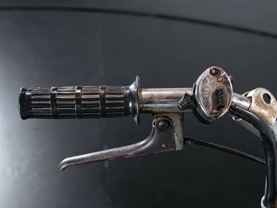 Image 46/50 of Oemmeci DUMMY (1978)