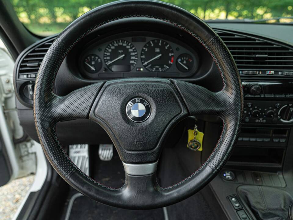 Bild 43/50 von BMW 318is "Class II" (1994)