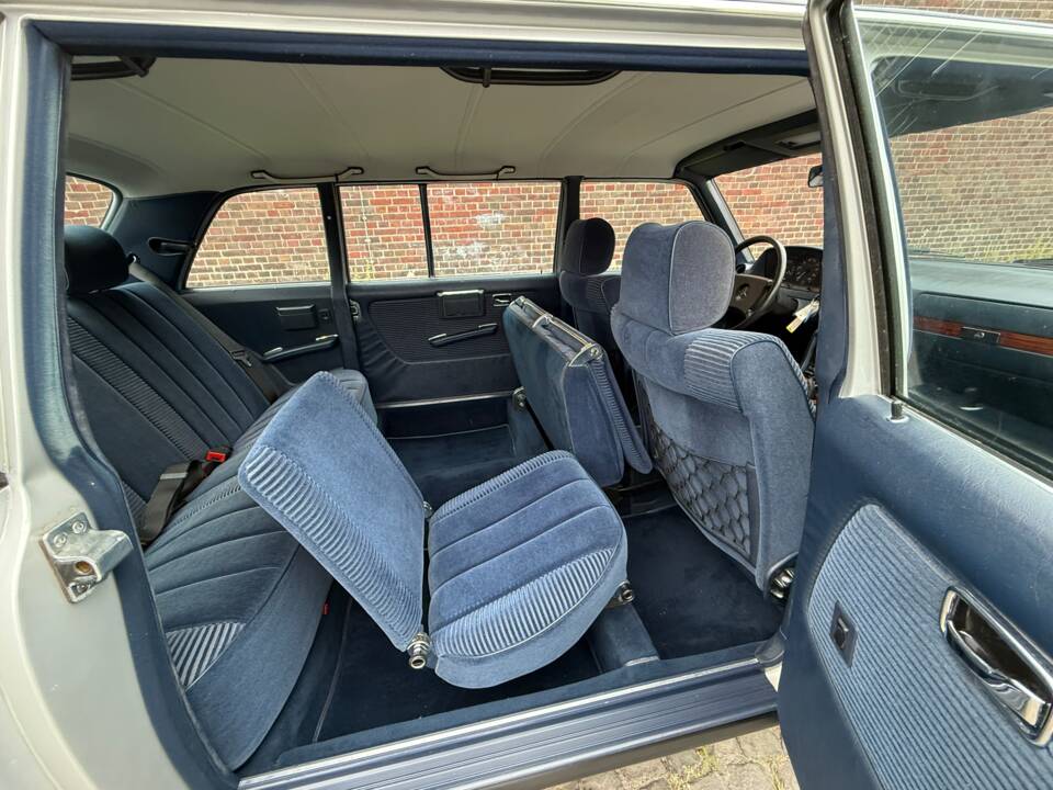 Bild 12/34 von Mercedes-Benz 250 lang (1983)