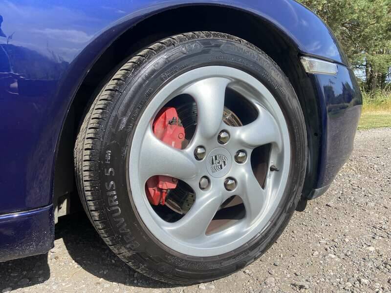 Image 21/50 of Porsche Boxster S (2001)