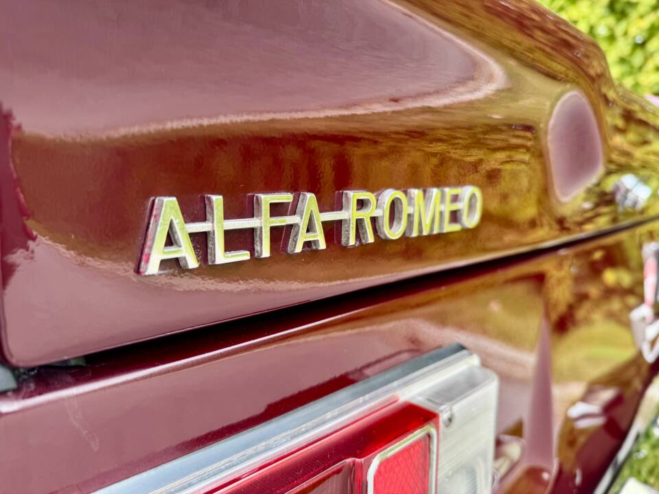 Image 9/24 of Alfa Romeo Giulia 1300 Super (1972)