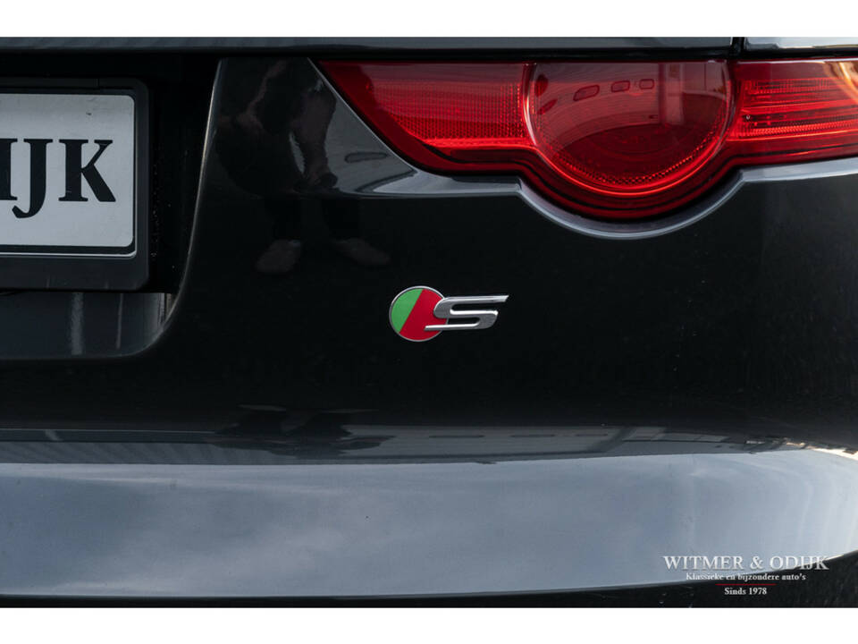 Image 34/38 of Jaguar F-Type S (2014)