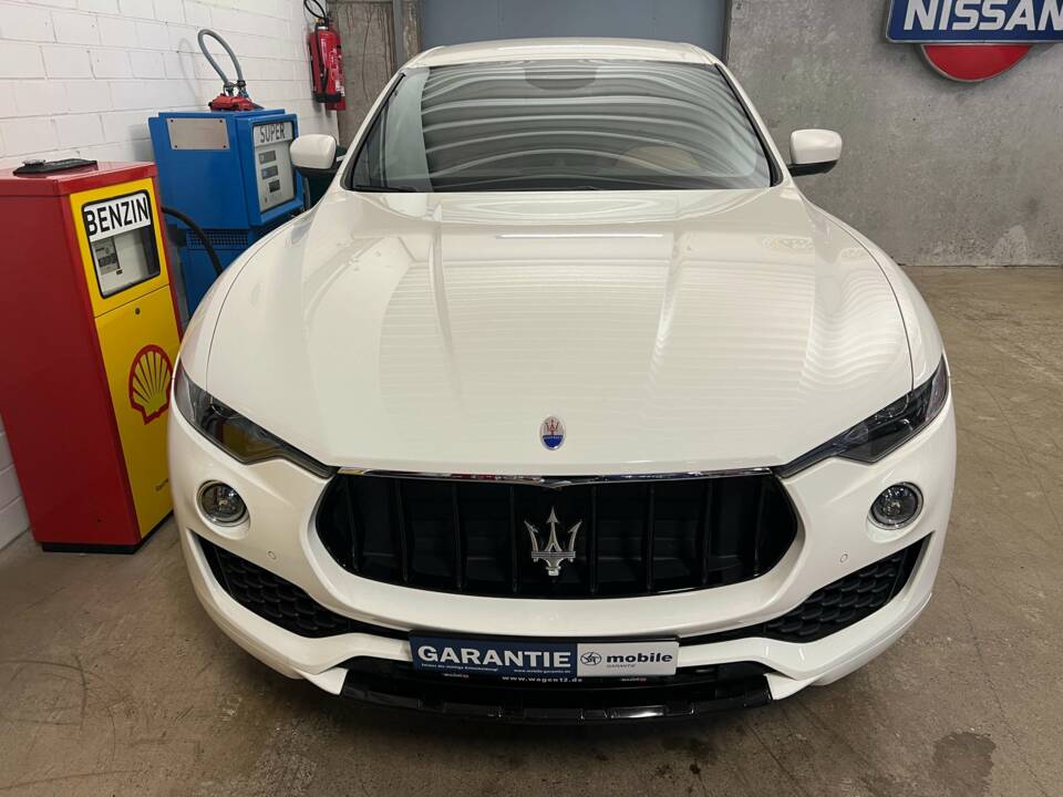 Immagine 4/17 di Maserati Levante S (2017)