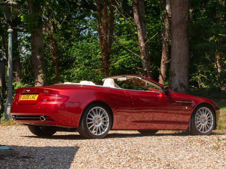 Image 9/50 of Aston Martin DB 9 Volante (2006)