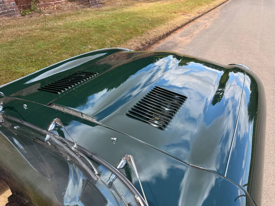 Image 27/30 de Jaguar Type E (2+2) (1966)
