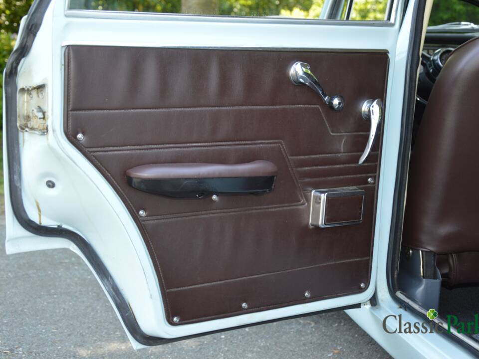 Image 17/50 de Alfa Romeo Giulia 1300 (1967)
