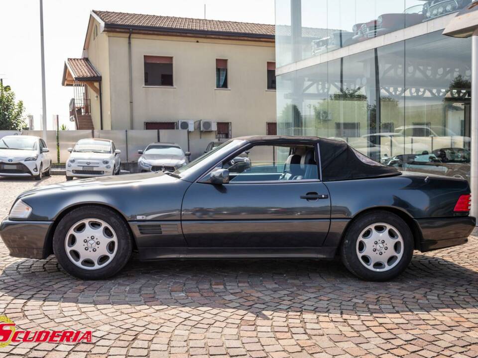 Image 4/18 of Mercedes-Benz 500 SL (1992)