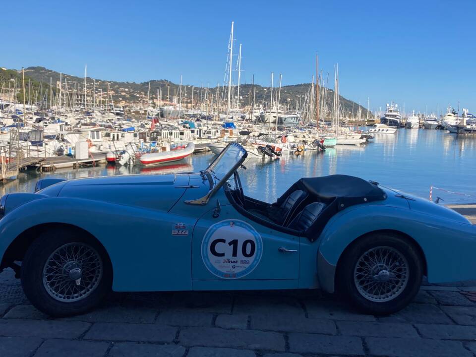 Image 2/42 of Triumph TR 3A (1960)