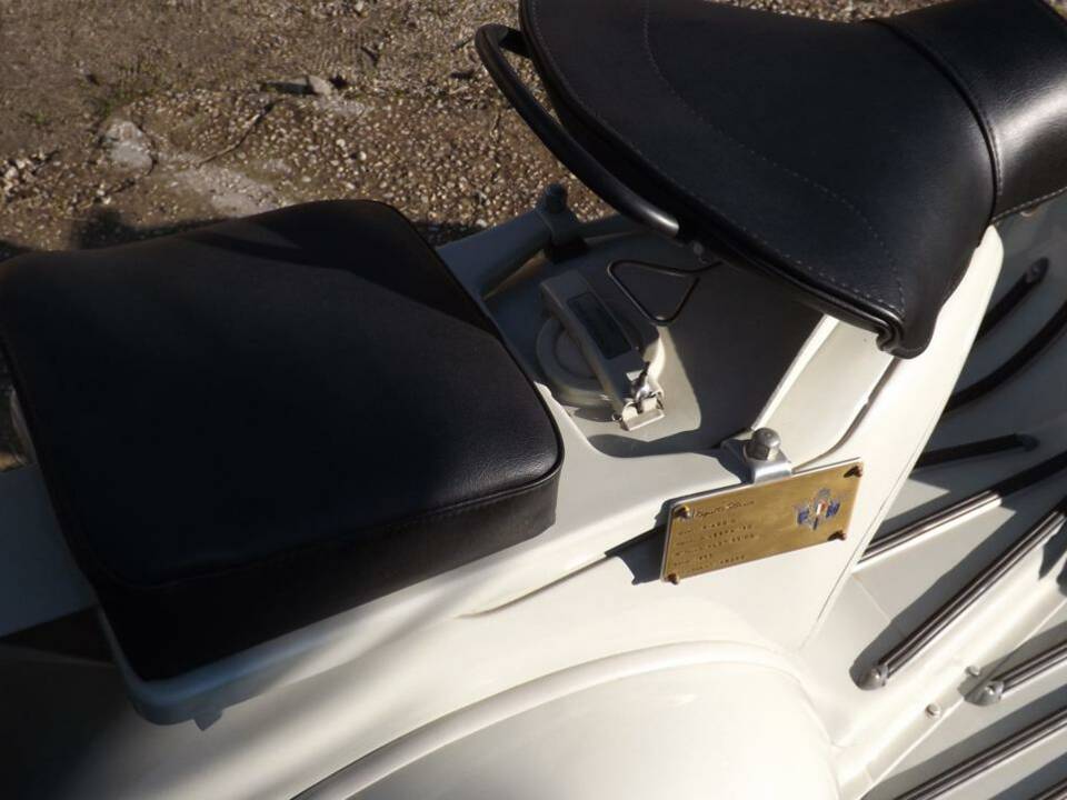 Image 38/50 of Piaggio Vespa 150 (1956)