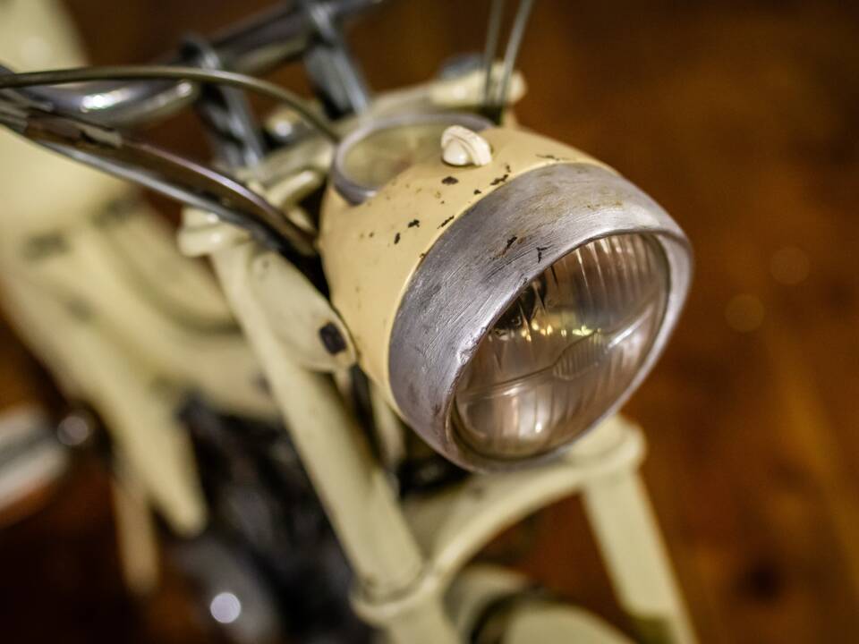 Imagen 4/12 de Lohner Motobécane Mobylette AV44 (1900)