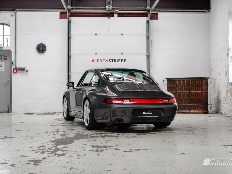 Image 3/11 of Porsche 911 Carrera (1995)