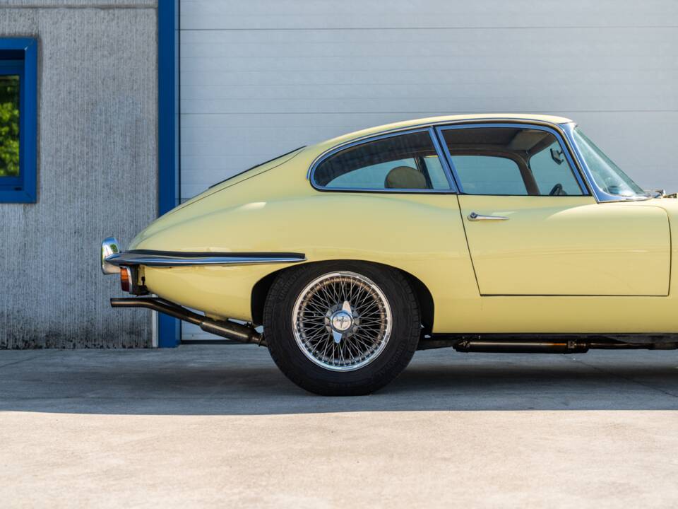 Image 44/78 de Jaguar E-Type (1969)