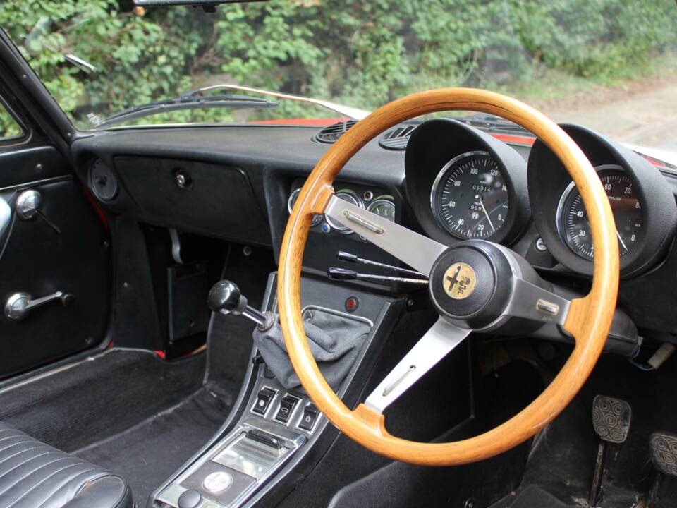 Image 8/20 of Alfa Romeo Spider Veloce 2000 (1972)
