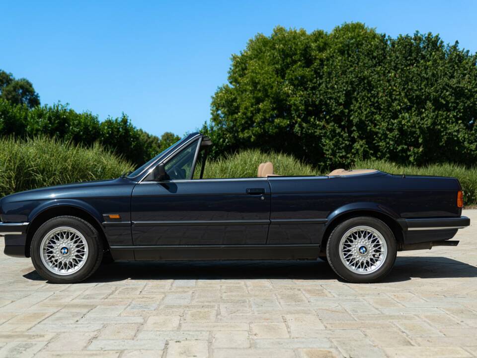 Image 7/50 of BMW 320i (1989)