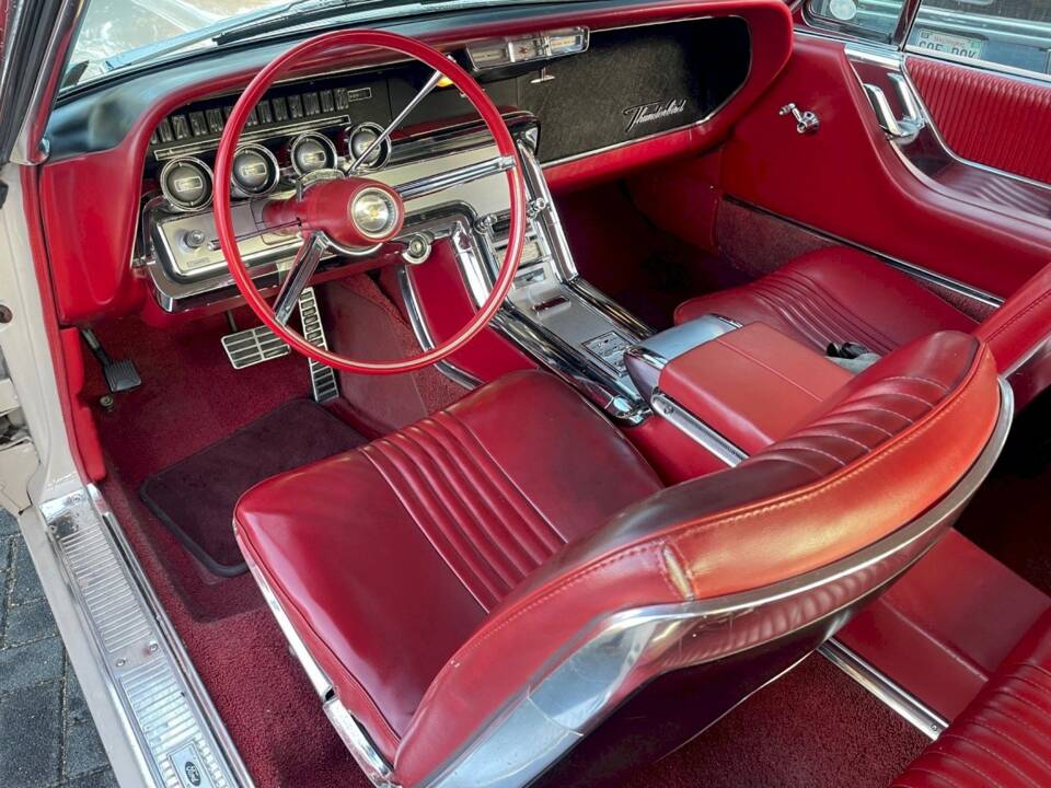 Bild 23/37 von Ford Thunderbird (1964)