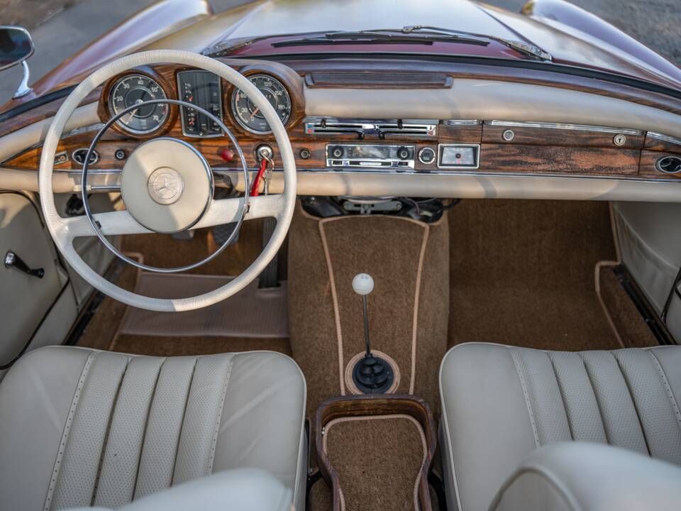 Afbeelding 12/14 van Mercedes-Benz 220 SE b (1963)