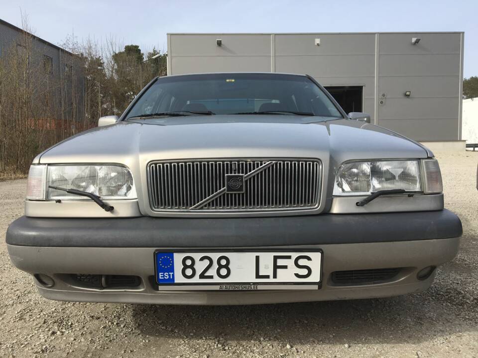 Image 2/11 of Volvo 850 T-5 (1996)