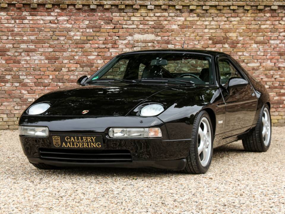 Afbeelding 31/50 van Porsche 928 GTS (1994)