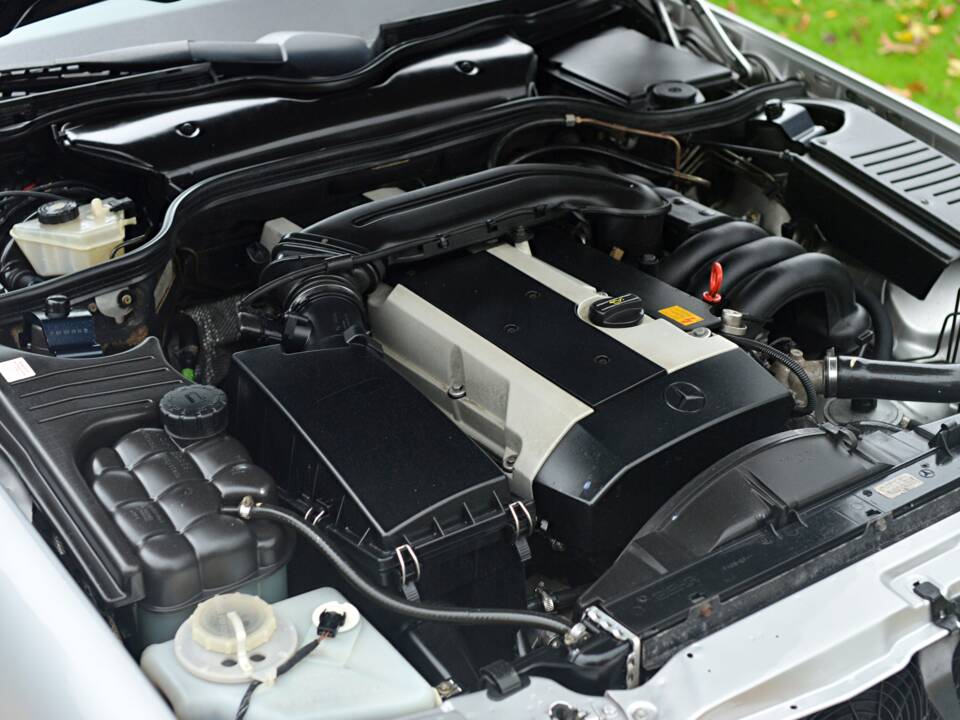 Image 5/12 of Mercedes-Benz SL 320 (1997)