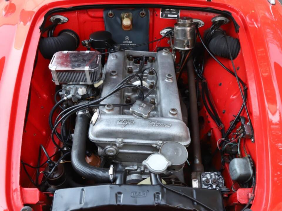 Image 4/6 of Alfa Romeo Giulia 1600 Spider Veloce (1965)