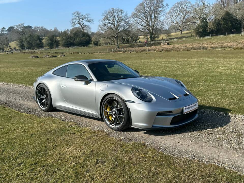 Image 2/36 of Porsche 911 GT3 Touring (2022)